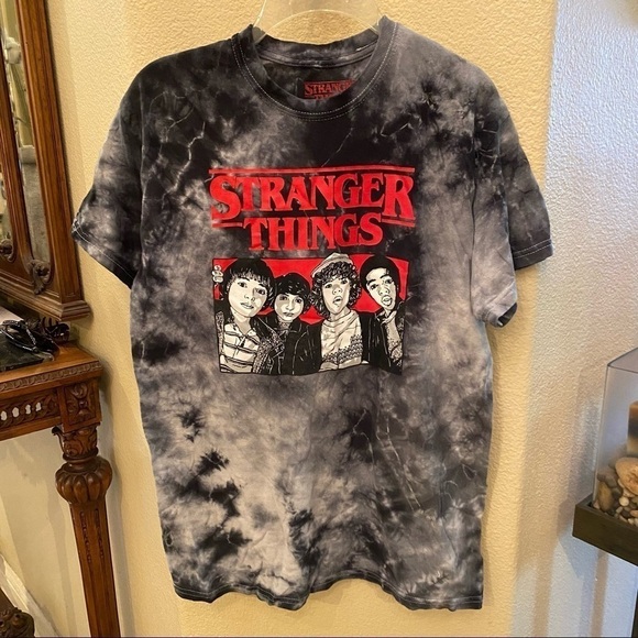 STRANGER THINGS Tie Dye Graphic T-Shirt Size Medium-Unisex - Picture 1 of 5